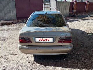 2000 Mercedes-Benz E-Класс 220 II (W210, S210) Рестайлинг, золотистый, 420000 рублей, вид 4