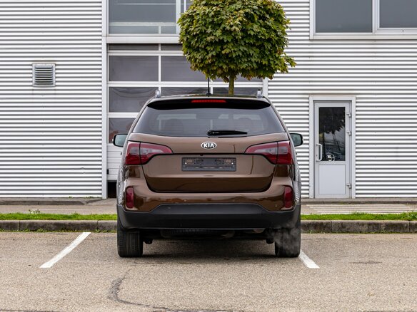 2012 Kia Sorento II Рестайлинг, коричневый, 1595000 рублей - вид 4