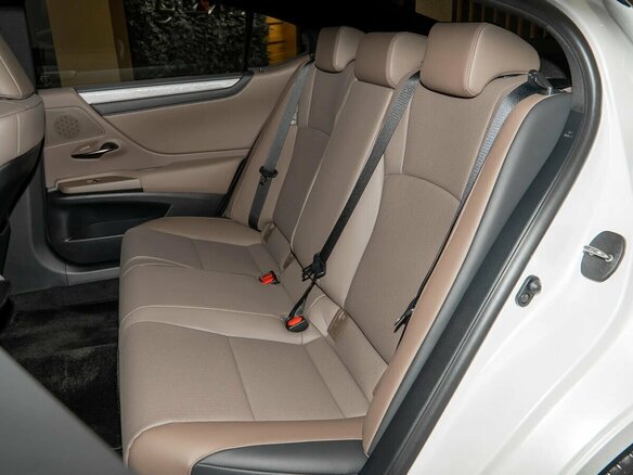 2026 Lexus ES 200 VII Рестайлинг 2, чёрный, 5690000 рублей - вид 16