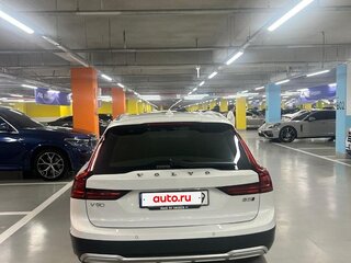 2021 Volvo V90 Cross Country I Рестайлинг, белый, 5975000 рублей, вид 3