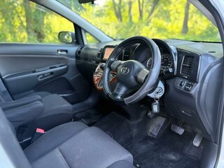 2003 Toyota Wish I, белый, 580000 рублей, вид 5