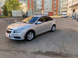 2012 Chevrolet Cruze I, серебристый, 630000 рублей, вид 2