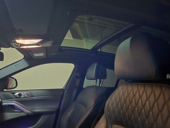 2023 BMW X6 40i III (G06) Рестайлинг, синий, 10500000 рублей - вид 5