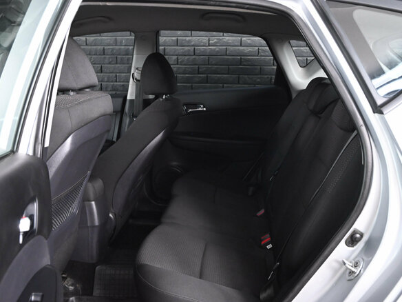 2011 Hyundai i30 I Рестайлинг, серебристый - вид 10