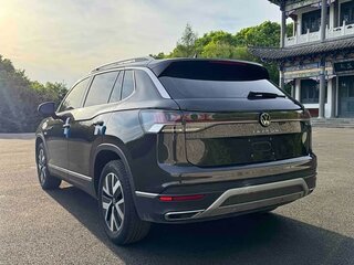 2023 Volkswagen Tayron I Рестайлинг, чёрный, 2100285 рублей, вид 5