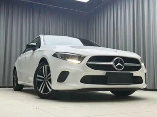 2022 Mercedes-Benz A-Класс 180 IV (W177) Рестайлинг, белый, 1500606 рублей, вид 2