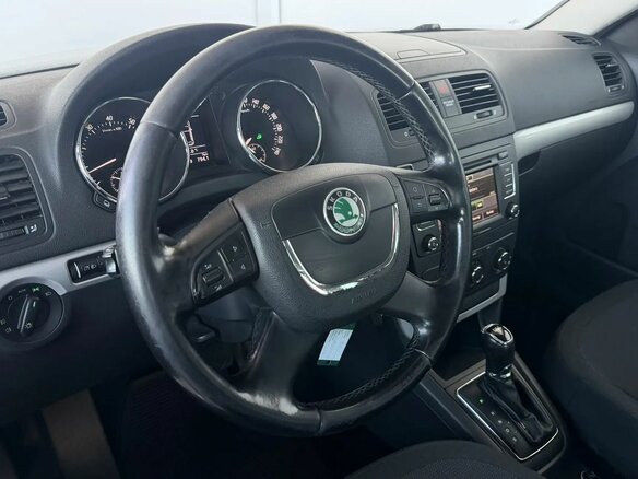 2013 Skoda Yeti I, коричневый, 749000 рублей - вид 16