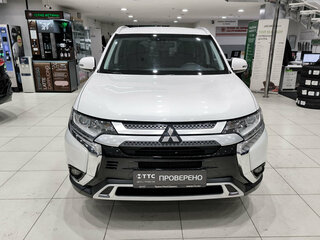 2019 Mitsubishi Outlander III Рестайлинг 3, белый, 2570000 рублей, вид 2