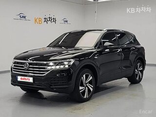 2023 Volkswagen Touareg III, чёрный, 7870000 рублей, вид 2