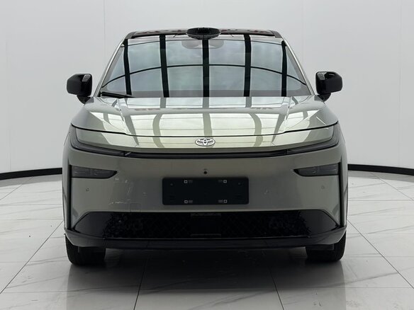 2025 Toyota bZ3X 58.3 kWh, серебристый, 2990000 рублей - вид 1
