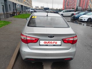 2012 Kia Rio 4-speed III, серебристый, 530000 рублей, вид 2