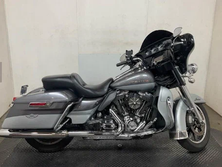 2014 Harley-Davidson Electra Glide, серебристый, 699000 рублей, вид 1