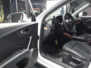 2023 Audi Q2 35 TDI I Рестайлинг, белый, 2524084 рублей, вид 4