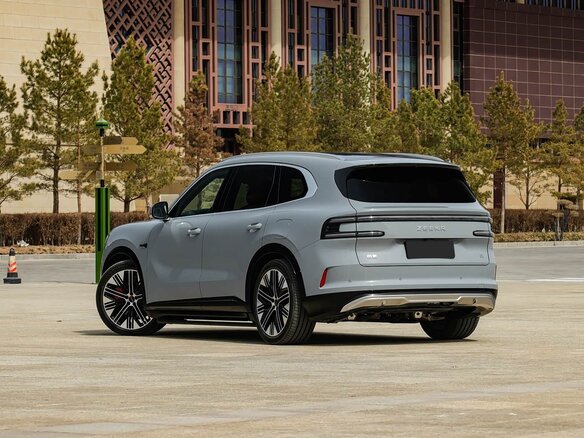 2026 Zeekr 8X 70 kWh, серый, 11190000 рублей - вид 3