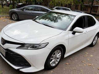 2020 Toyota Camry VIII (XV70), белый, 1990000 рублей, вид 1