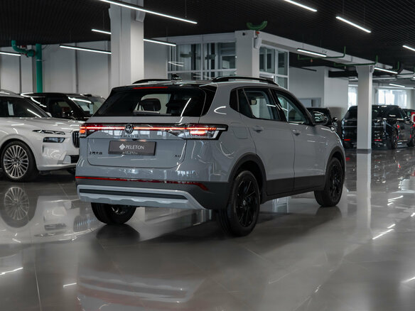 2026 Volkswagen Tharu XR, серый, 2890000 рублей - вид 4