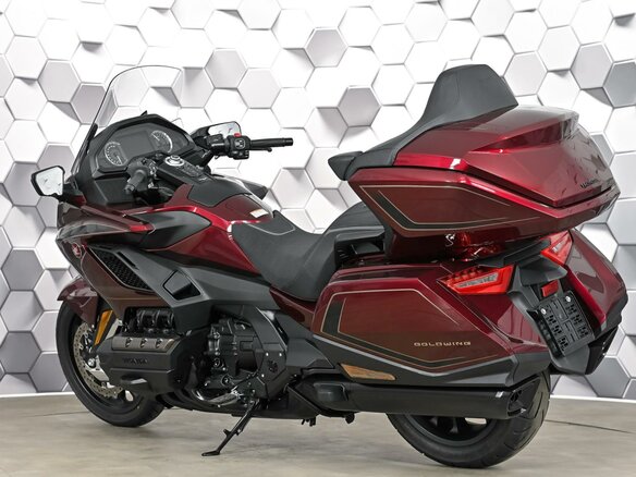 2025 Honda GL 1800 Gold Wing, красный, 3589000 рублей - вид 7