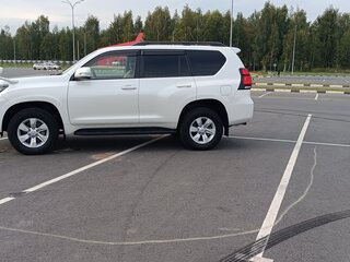 2021 Toyota Land Cruiser Prado 150 Series Рестайлинг 3, белый, 5700000 рублей, вид 4
