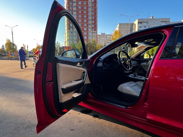 2019 Kia Stinger I, красный, 2670000 рублей - вид 25