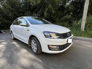 2018 Volkswagen Polo V Рестайлинг, белый, 1650000 рублей, вид 3