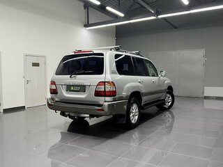 2005 Toyota Land Cruiser 100 Series Рестайлинг 2, серебристый, 2490000 рублей, вид 2