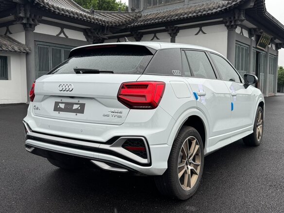 2023 Audi Q2 35 TFSI I Рестайлинг, белый - вид 3