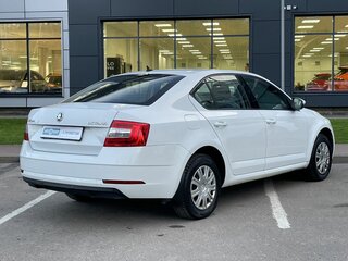 2020 Skoda Octavia III (A7) Рестайлинг, белый, 1800000 рублей, вид 5