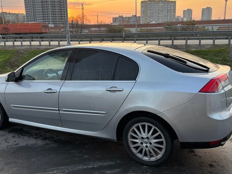 2008 Renault Laguna III, серый, 700000 рублей, вид 4