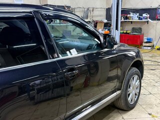 2008 Volkswagen Touareg I Рестайлинг, чёрный, 1450000 рублей, вид 2