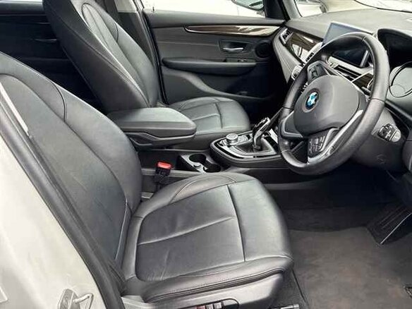 2021 BMW 2 серии Active Tourer 218d F45 Рестайлинг, белый, 1250000 рублей - вид 5