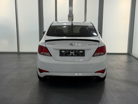 2015 Hyundai Solaris I Рестайлинг, белый, 1470000 рублей, вид 5