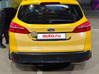 2016 Ford Focus III Рестайлинг, жёлтый, 425000 рублей, вид 4