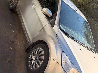 2008 Ford Focus II Рестайлинг, серебристый, 448000 рублей, вид 3