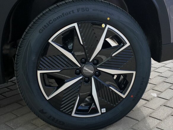 2026 Omoda C5 II, серый, 2399000 рублей - вид 6
