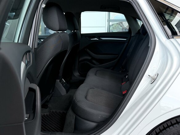 2019 Audi A3 III (8V) Рестайлинг, белый, 1649000 рублей - вид 15