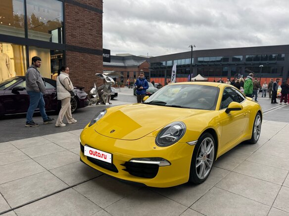 2012 Porsche 911 Carrera S VII (991), жёлтый, 5600000 рублей - вид 5