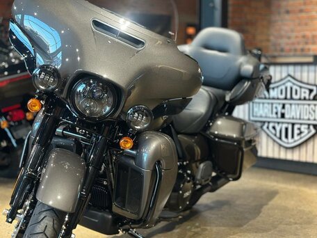 2023 Harley-Davidson Ultra Limited, серый, 3950000 рублей, вид 2