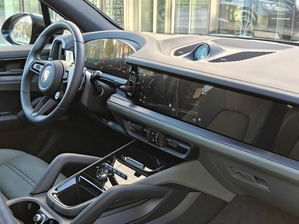 2026 Porsche Cayenne III Рестайлинг, чёрный, 20980000 рублей - вид 16