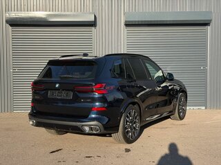 2026 BMW X5 40i IV (G05/G18) Рестайлинг, чёрный, 14490000 рублей, вид 4