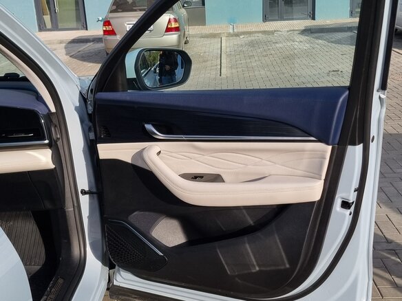 2022 Geely Monjaro (Xingyue L) Hi-P I, белый, 3000000 рублей - вид 9