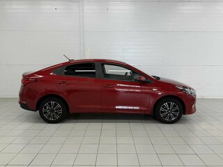 2021 Hyundai Solaris II Рестайлинг, красный, 1650000 рублей, вид 4