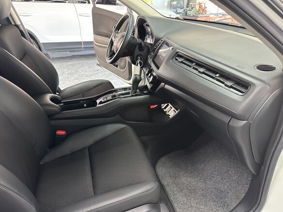 2022 Honda Vezel I Рестайлинг, белый, 1495007 рублей - вид 5
