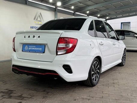 2025 Lada (ВАЗ) Granta Sportline I Рестайлинг, белый, 919000 рублей, вид 5