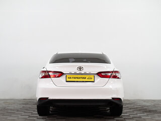 2019 Toyota Camry VIII (XV70), белый, 1549000 рублей, вид 5