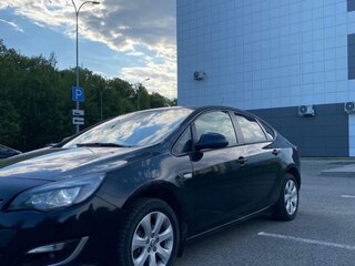 2013 Opel Astra J Рестайлинг, чёрный, 700000 рублей, вид 3
