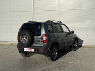 2013 Chevrolet Niva I Рестайлинг, серый, 380000 рублей, вид 4