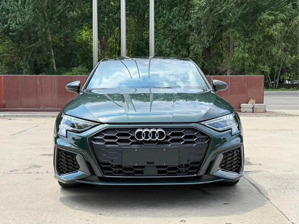 2023 Audi A3 Sportback 35 TFSI IV (8Y), зелёный, 2300000 рублей - вид 1
