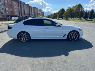2021 BMW 5 серии 530i VII (G30/G31/G38) Рестайлинг, белый, 4800000 рублей, вид 3