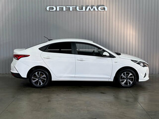2021 Hyundai Solaris II Рестайлинг, белый, 1437000 рублей, вид 4