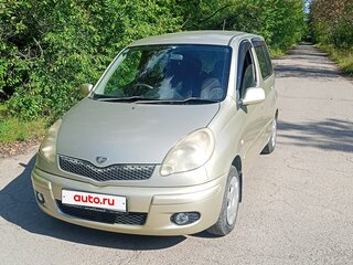 2003 Toyota FunCargo, серый, 400000 рублей, вид 2